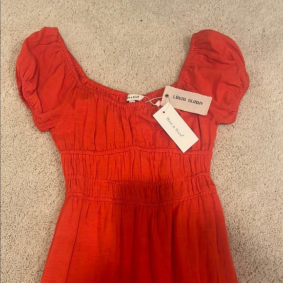 Orange Puff-Sleeve Midi Dress - Picture 3 of 5